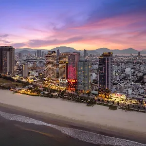 Radisson Red Hotel Da Nang